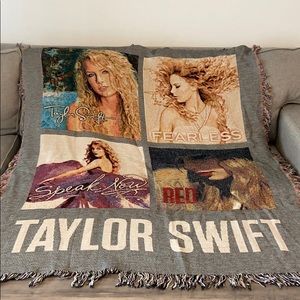 Taylor Swift album cover blanket